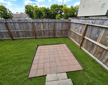 2814 Saint Emanuel Street - Photo Thumbnail 18