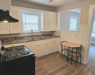 2814 Saint Emanuel Street - Photo Thumbnail 6