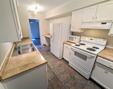 355 N Post Oak Lane - Photo Thumbnail 12
