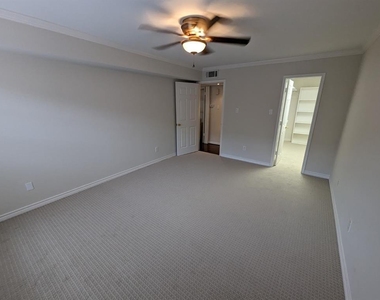 355 N Post Oak Lane - Photo Thumbnail 15