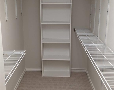 355 N Post Oak Lane - Photo Thumbnail 16