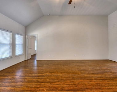 974 Gowan Drive - Photo Thumbnail 9