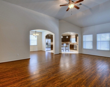 974 Gowan Drive - Photo Thumbnail 7