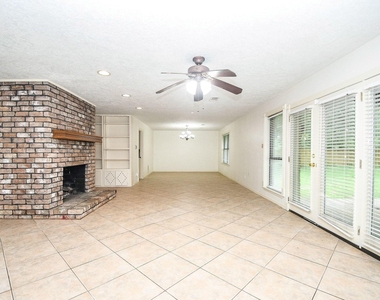 6702 Spring Leaf Drive - Photo Thumbnail 10