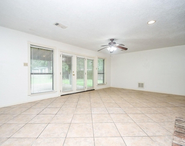 6702 Spring Leaf Drive - Photo Thumbnail 28