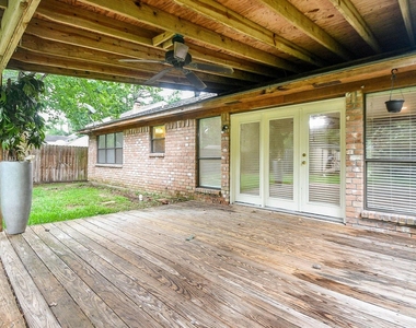 6702 Spring Leaf Drive - Photo Thumbnail 47