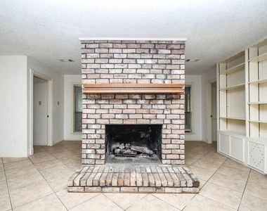 6702 Spring Leaf Drive - Photo Thumbnail 8