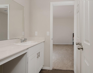 1822 Brushy Cedar Drive - Photo Thumbnail 15