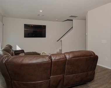 1822 Brushy Cedar Drive - Photo Thumbnail 9