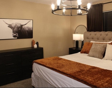 2406 Strait Lane - Photo Thumbnail 7