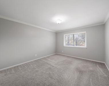 656 S Ripple Creek Drive - Photo Thumbnail 12