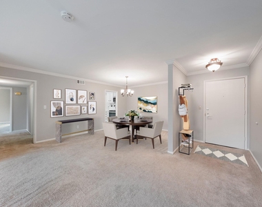 656 S Ripple Creek Drive - Photo Thumbnail 2