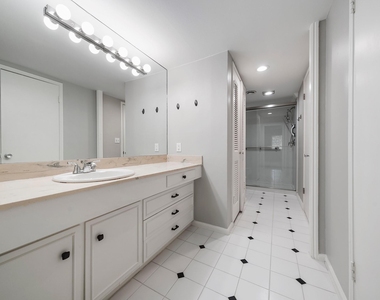 656 S Ripple Creek Drive - Photo Thumbnail 18