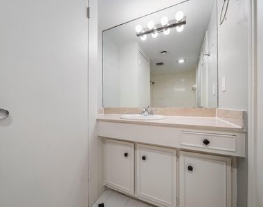 656 S Ripple Creek Drive - Photo Thumbnail 15