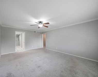 656 S Ripple Creek Drive - Photo Thumbnail 17