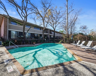 656 S Ripple Creek Drive - Photo Thumbnail 23