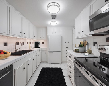 656 S Ripple Creek Drive - Photo Thumbnail 3