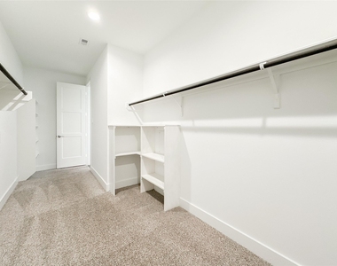 15216 Tattle Creek Lane - Photo Thumbnail 35
