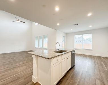 15216 Tattle Creek Lane - Photo Thumbnail 21