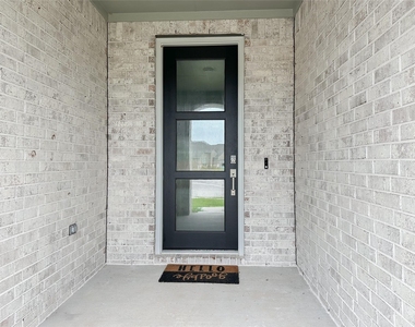 15216 Tattle Creek Lane - Photo Thumbnail 3