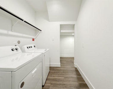 15216 Tattle Creek Lane - Photo Thumbnail 37