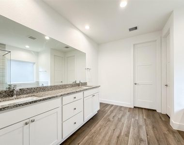 15216 Tattle Creek Lane - Photo Thumbnail 29