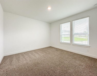 15216 Tattle Creek Lane - Photo Thumbnail 6