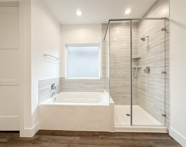 15216 Tattle Creek Lane - Photo Thumbnail 31