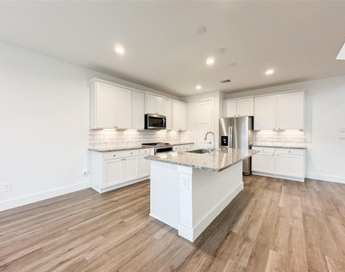 15216 Tattle Creek Lane - Photo Thumbnail 19