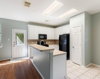 229 E Summerhaze Circle - Photo Thumbnail 9