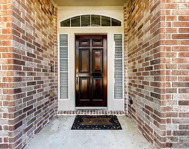 28223 Daystrom Lane - Photo Thumbnail 4