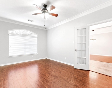 28223 Daystrom Lane - Photo Thumbnail 7