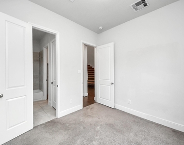 1714 Mccrae Hill Court - Photo Thumbnail 8