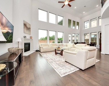 1714 Mccrae Hill Court - Photo Thumbnail 13