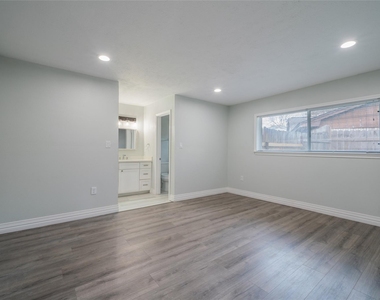 7115 Shady Moss Lane - Photo Thumbnail 12