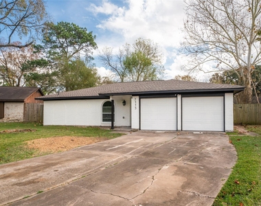 7115 Shady Moss Lane - Photo Thumbnail 1