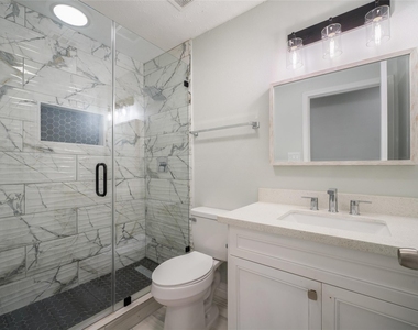 7115 Shady Moss Lane - Photo Thumbnail 11