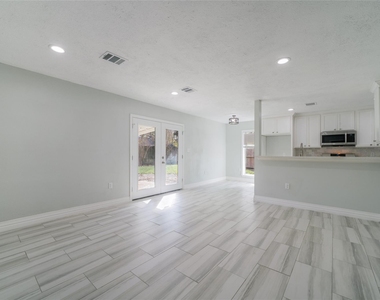 7115 Shady Moss Lane - Photo Thumbnail 5