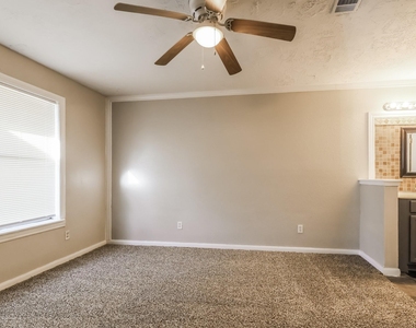 21126 N Tangle Creek Lane - Photo Thumbnail 8