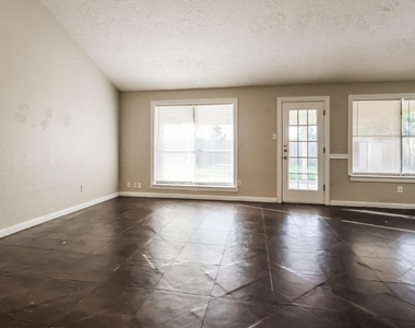 21126 N Tangle Creek Lane - Photo Thumbnail 2