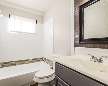 21126 N Tangle Creek Lane - Photo Thumbnail 16