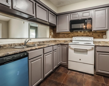 21126 N Tangle Creek Lane - Photo Thumbnail 6