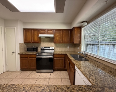 16 Rock Pine Court - Photo Thumbnail 9
