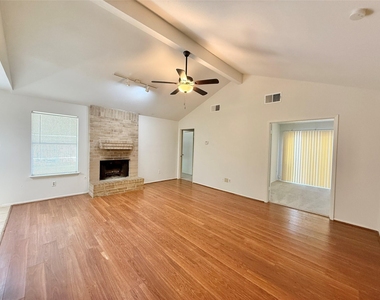 16 Rock Pine Court - Photo Thumbnail 3