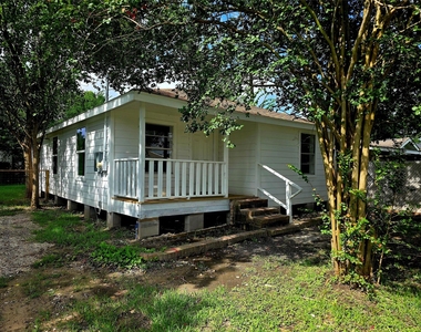 4642 Mierianne Street - Photo Thumbnail 3