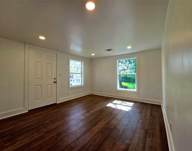 4642 Mierianne Street - Photo Thumbnail 4