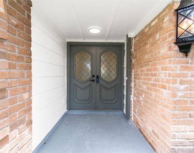 15202 La Paloma Drive - Photo Thumbnail 2