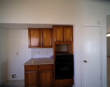 12051 Spring Grove Drive - Photo Thumbnail 5
