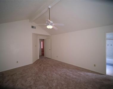 12051 Spring Grove Drive - Photo Thumbnail 8