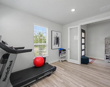 155 Renodes Garden Lane - Photo Thumbnail 5
